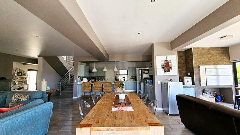 5 Bedroom Property for Sale in Monte Christo Western Cape